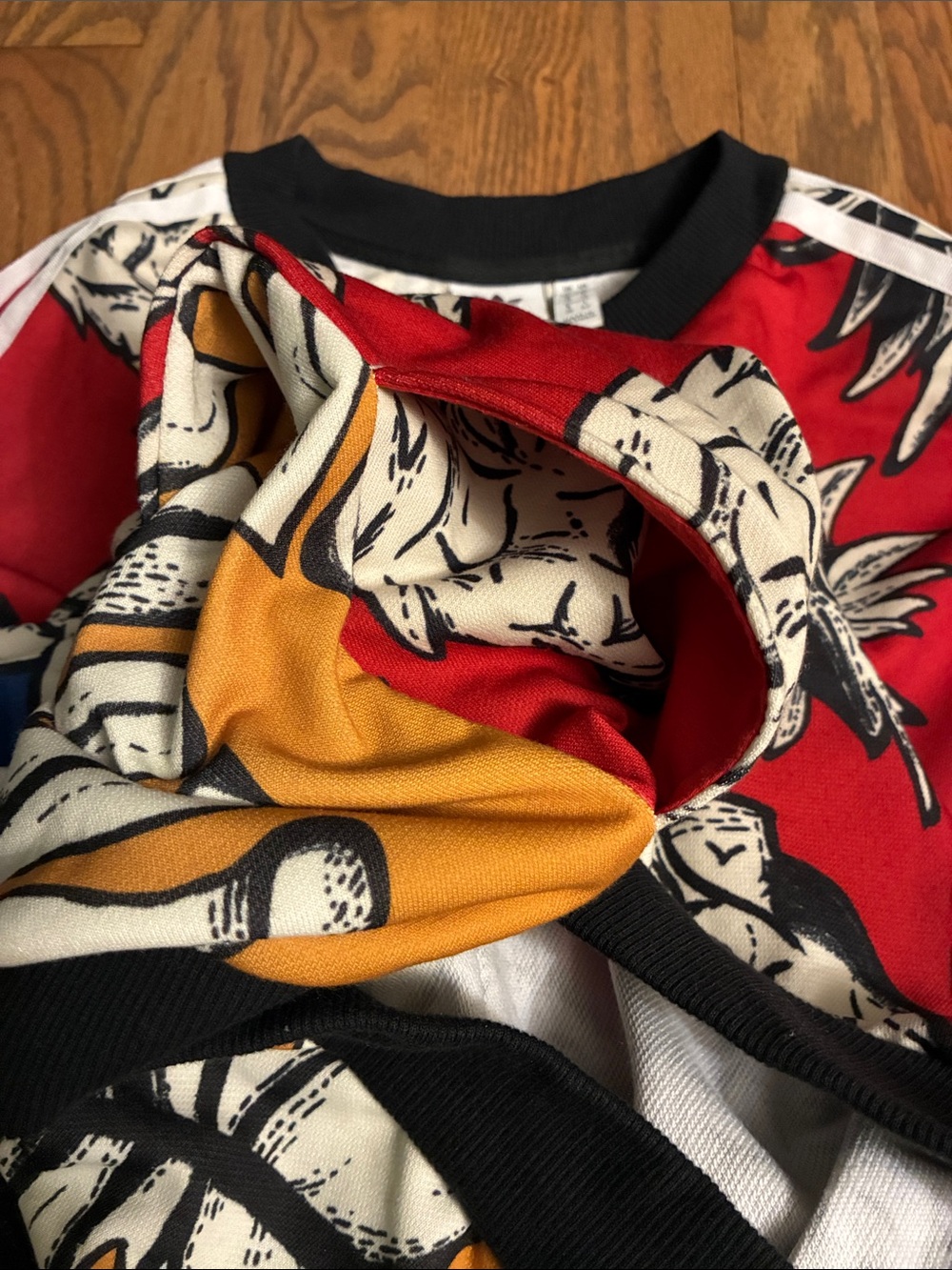 adidas Pineapple Graphic Crewneck sweatshirt with Accent Sleeves - Picture 5 of 6